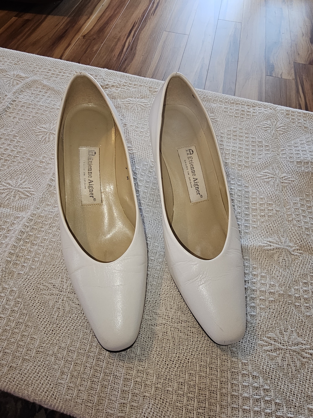 Vintage 1980's Etienne Aigner Taylor White Leather Women's Pumps